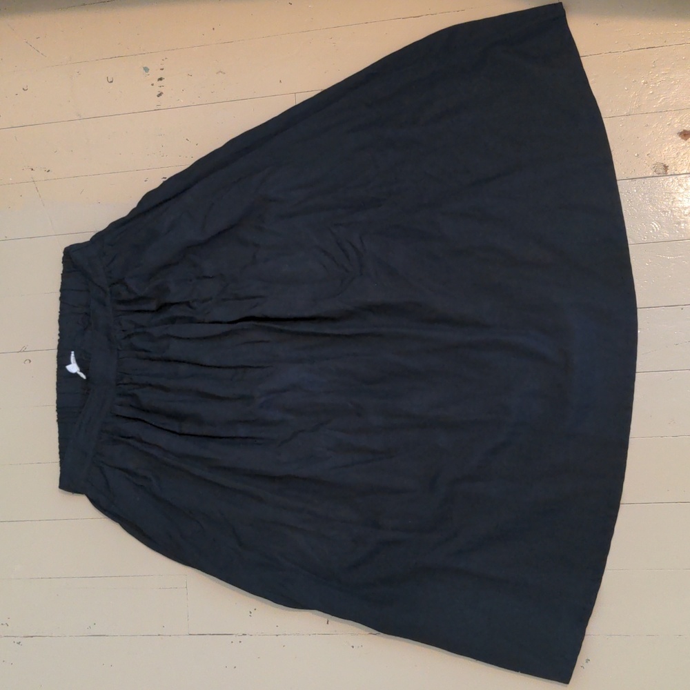 Women's black midi skirt, medium